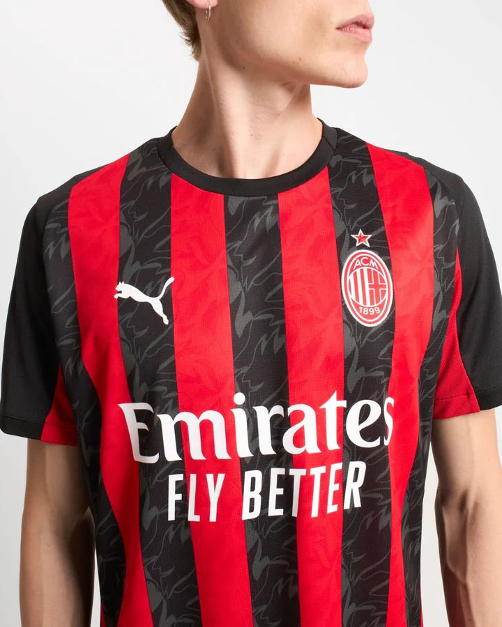 Tuta Rossoneri 25/26 + Maglia in Omaggio (Offerta)